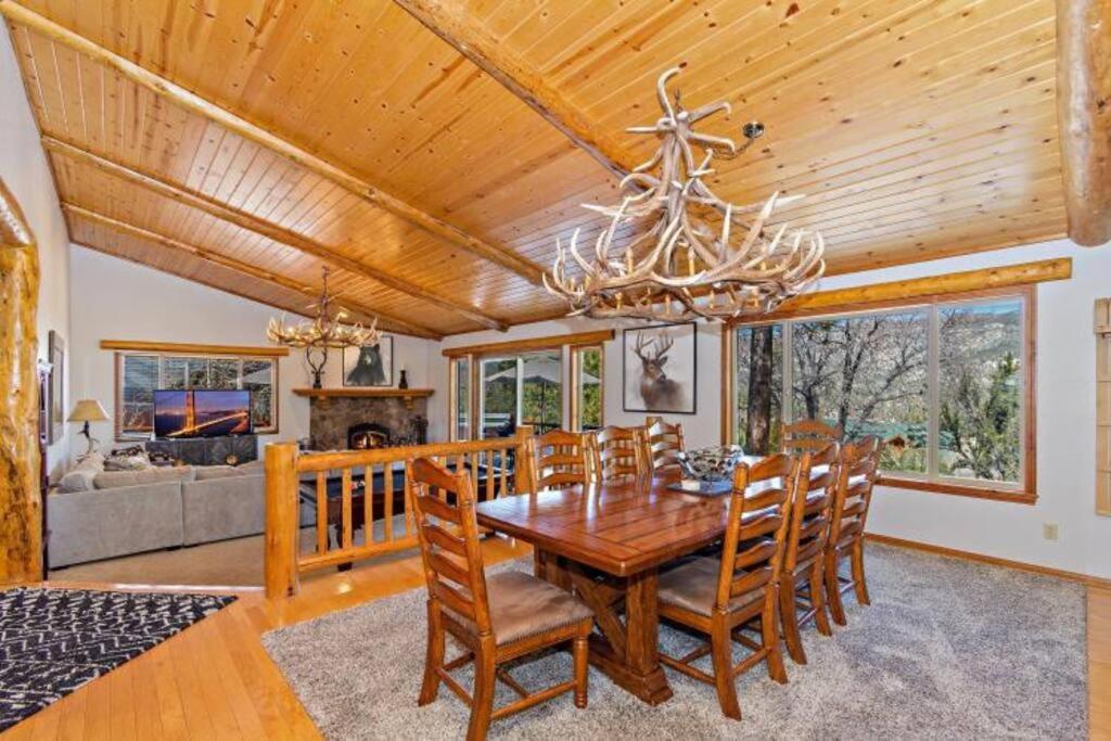 Custom Single Story Cabin With Jacuzzi Pool Table & Big Game Room With Arcade Games Big Bear Lake Exterior photo